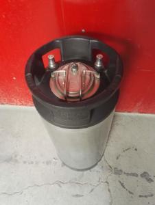 China used/second hand 5gallon ball lock keg , with rubber handle, for home brew on sale