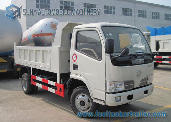 Dongfeng 2 Axles Small Dump Garbage Trucks 4x2 Drive 5 ton - 6 ton capacity