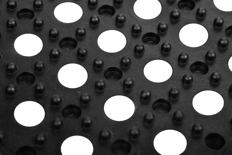 Interlock Non-slip Rubber Mat Sith Holes Drainage Holes Rubber Ramp Mat Roll With Holes