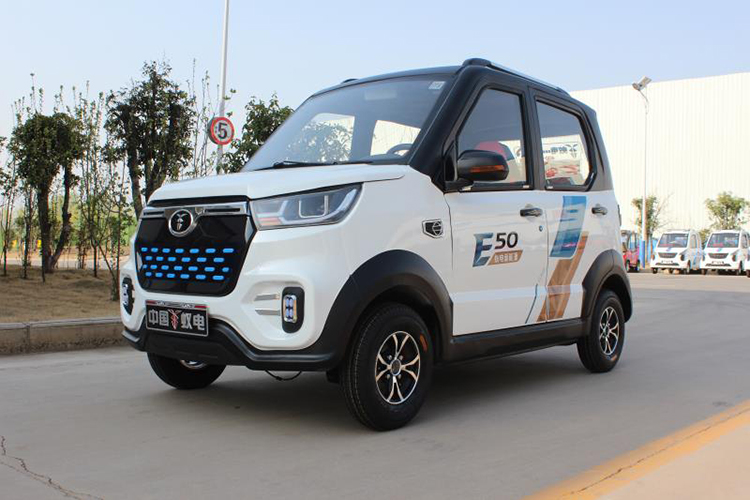 4 Seats Electric Car Niudian X7 Fast Charging 60V3000W Motor Power 55/70R12 Tire Size