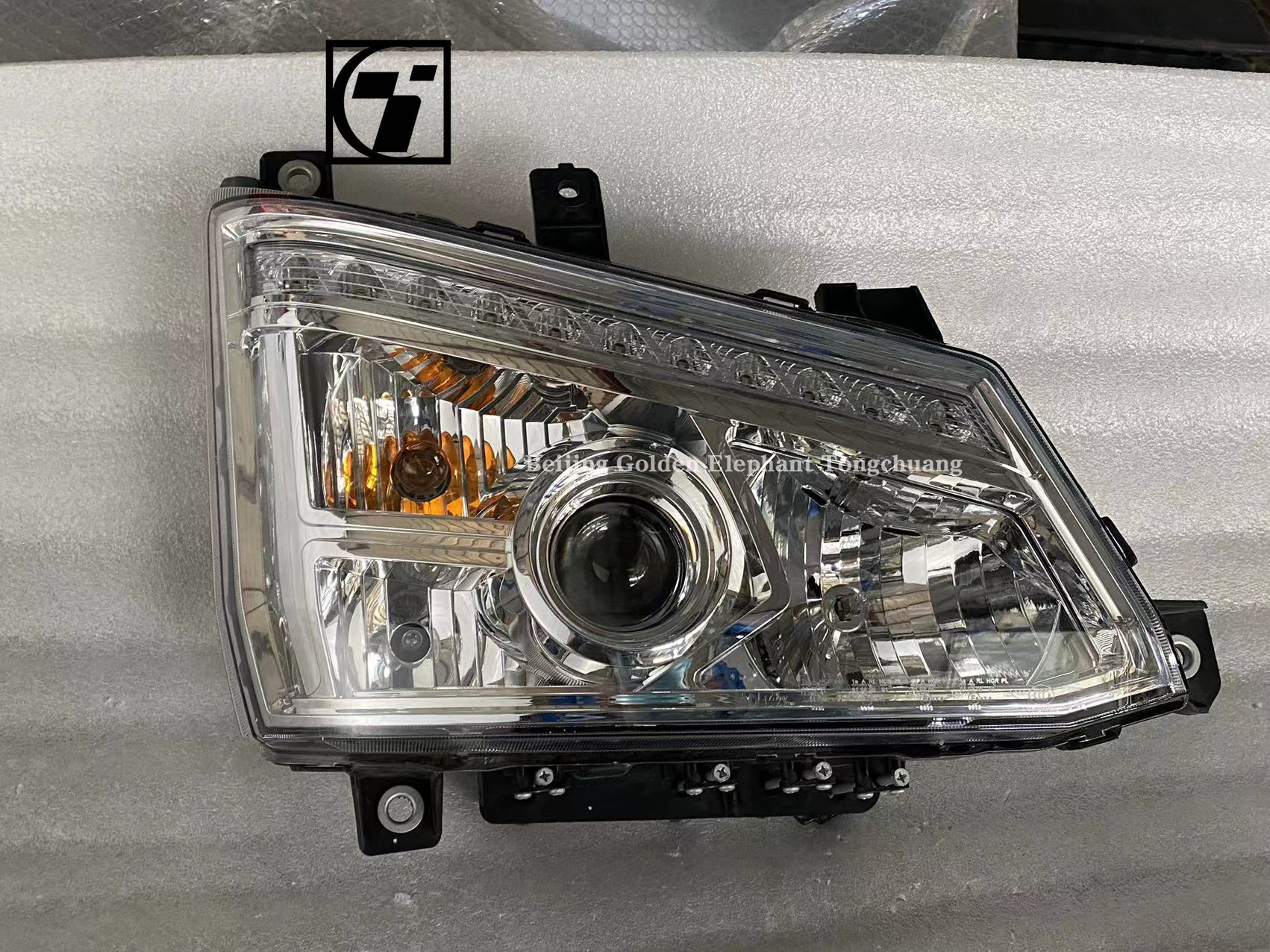 Foton Aumark S1 S3 LED Headlights L1371010102A0 and L1371010202A0 for Combined Light Truck