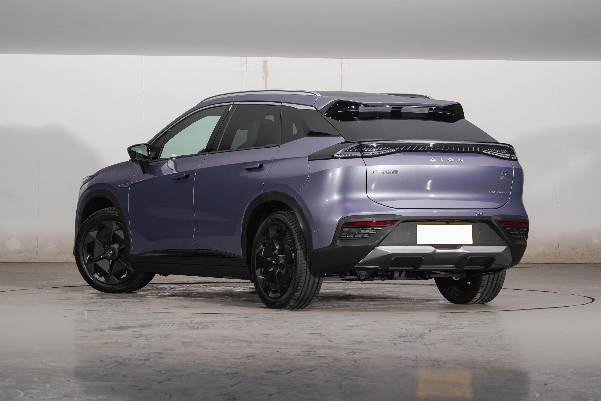 600Km Long Range AION EV Car Left Steering AION LX 5 Seater Electric Cars