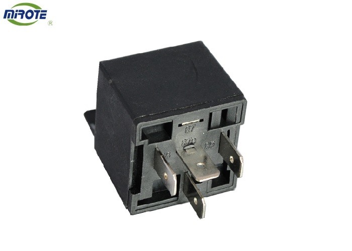 Heavy Duty 40 Amp Relay85920-2570 4 Pin Dust Proof , 30/40 Amp 24V Relay With Plastic Backrest 0332014150