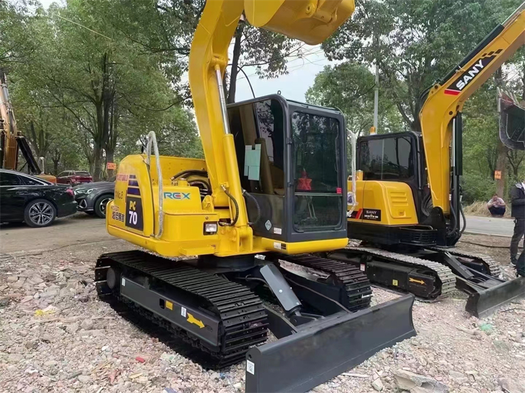 Komatsu PC 70-8 Excavator Sale Original Hydraulic Valve and Japan Engine Wiring Design