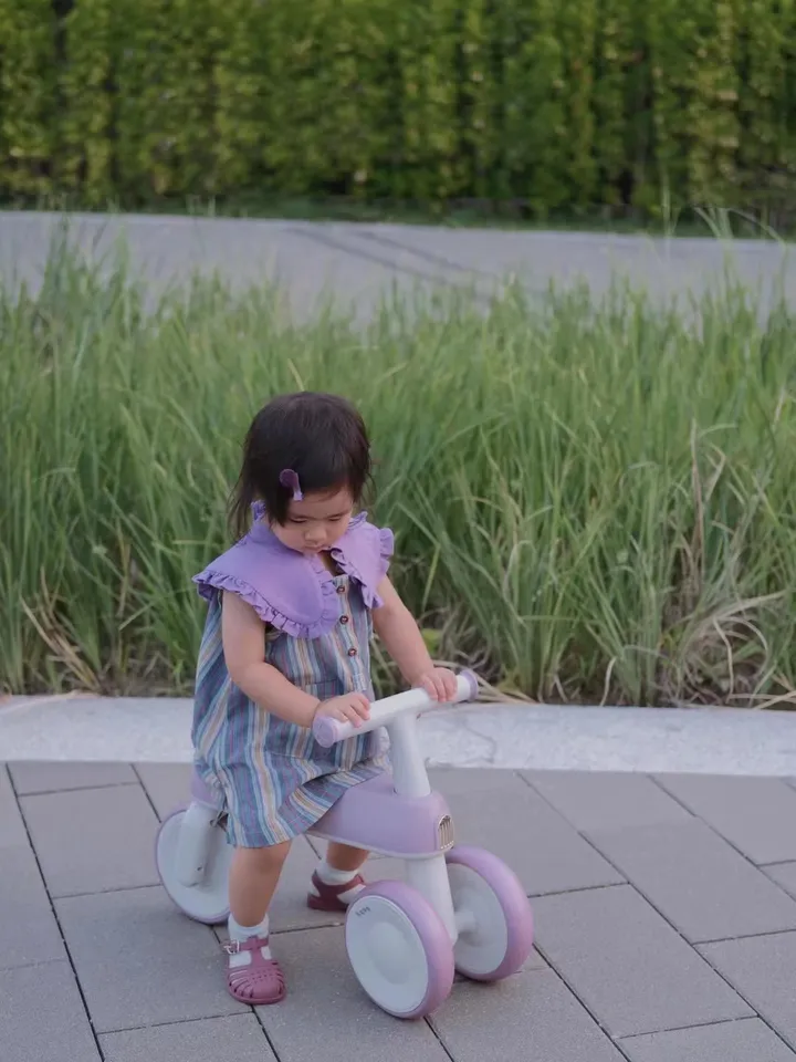 manufacturers Wide Silent Wheel Slide Driving For Unisex Baby's Three Wheel Balance Car