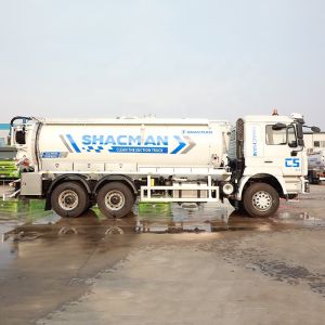 China Construction Site Suction Sewage Truck Vehicle For Concrete Residue Mud on sale