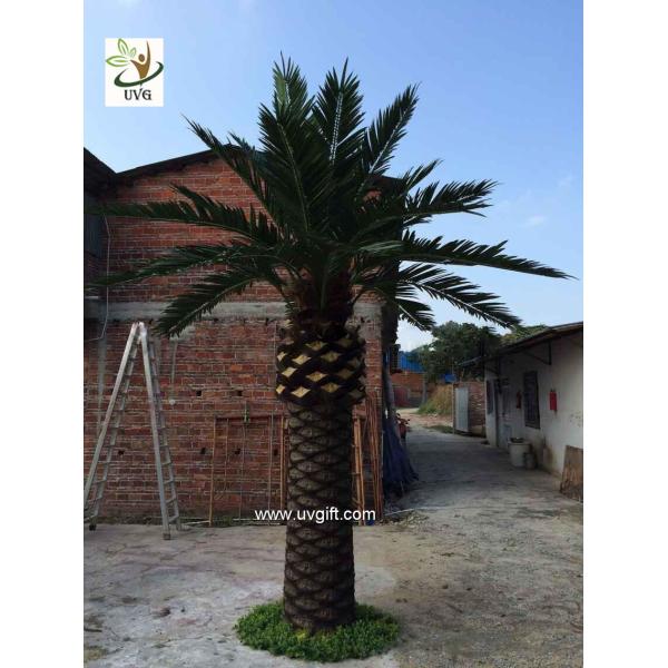UVG PTR056 big artificial tree trunk with fake coconut palm trees for park landscaping