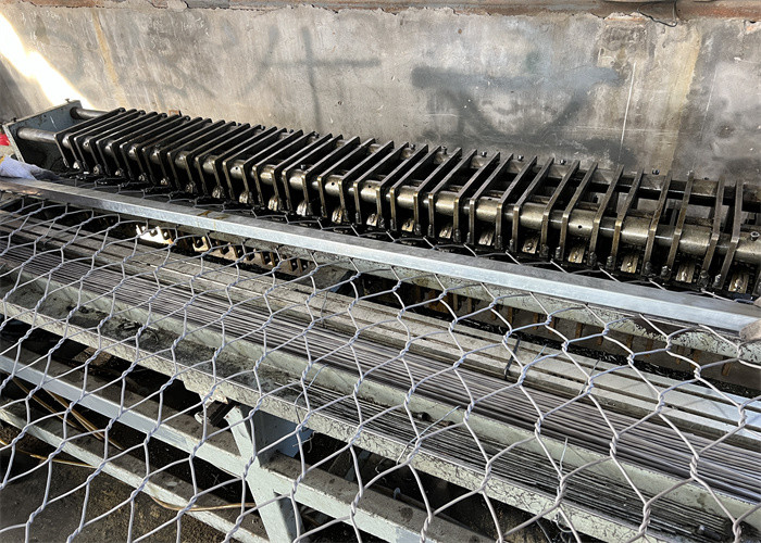 PVC Coating Thickness 0.2-1mm Stone Cage Wire Mesh Galvanized Woven Wire Mesh Gabion Wall Mesh In Bundles Packing