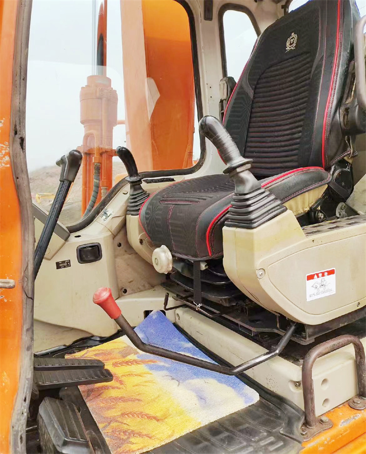 8 Ton Doosan DH80 Excavator Second-hand Machine for Earth-moving in Good Condition