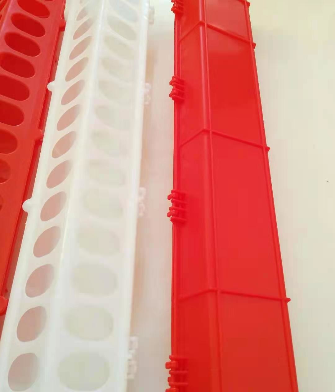 Poultry Farming Equipment 30x10cm Plastic Chicken Feeder