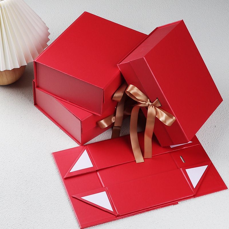 Custom Flat Cardboard Clothes Magnetic Folding Packaging Gift Box