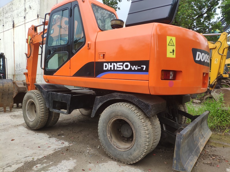 Orange Doosan Excavator 15T 0.68m Bucket 105HP 1800 Working Hours