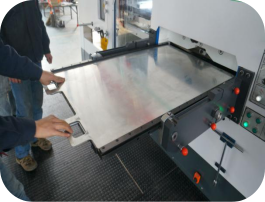 3 Vertical And 2 Horizontal Foil Rollers Max Paper Size Stamping Tempreture 20-200C for Stamping