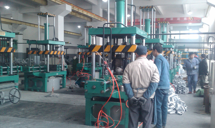 lowcost electric power fittings low pressure casting machine for clamps manufacturer