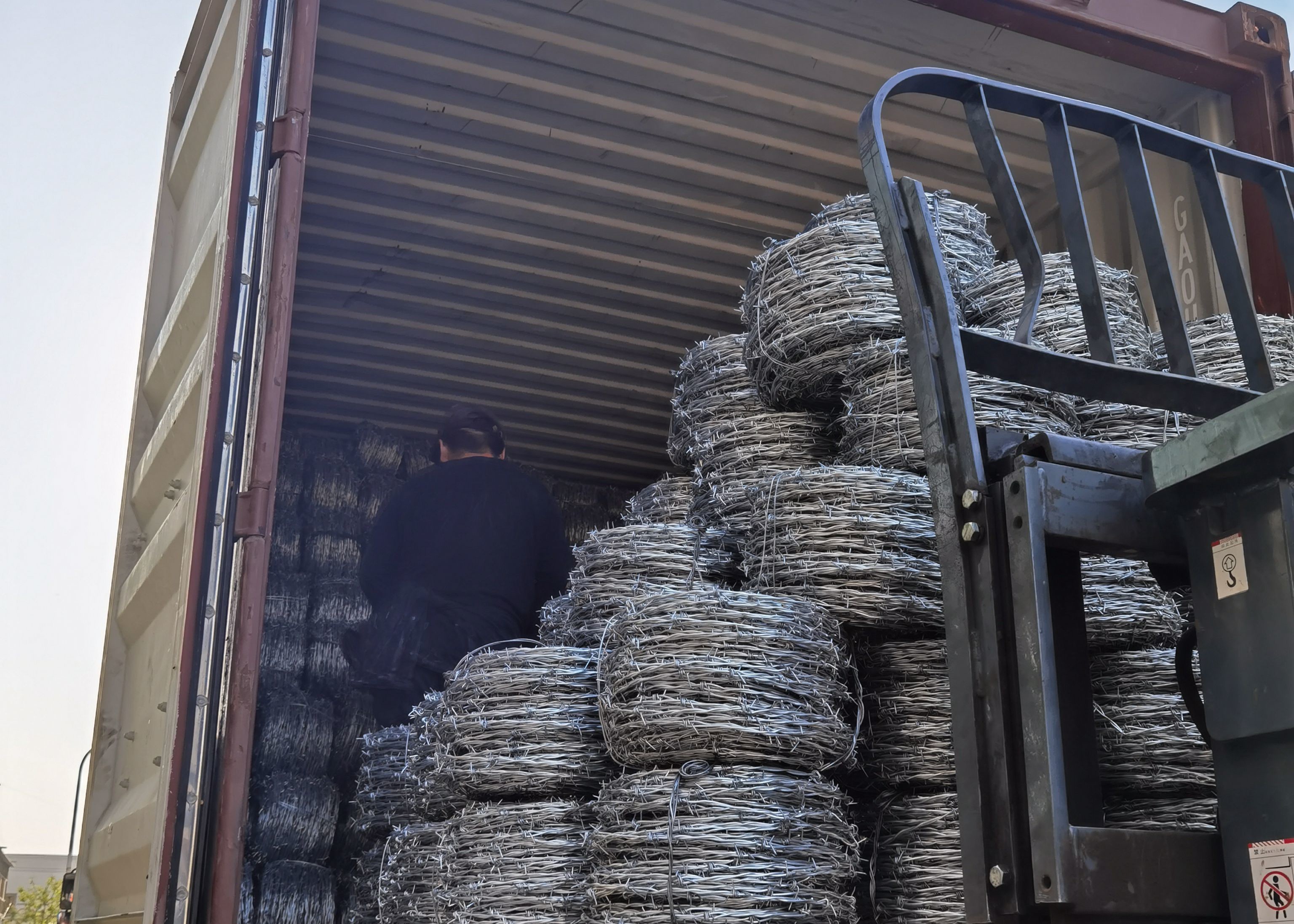 1.8-2.5mm Metal Barbed Wire Fence 14x14 16x16 Concertina Wire Roll