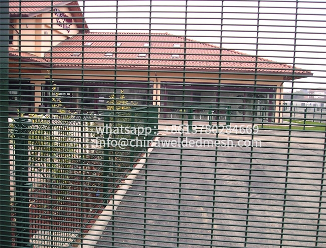 Galvanized Welded Mesh Security Fence , 358 Anti Climb Mesh Panels