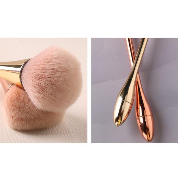Beauty Goblet Shape Face Makeup Brush OEM / ODM Easy For Cleaning And Maintaining