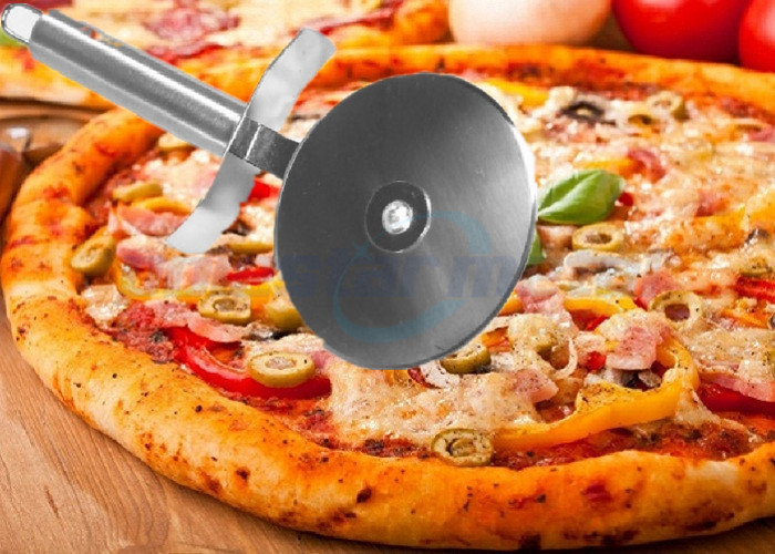 Custom SS304 Stainless Steel Kitchen Tools Pizza Cutter With PP Wooden Handle