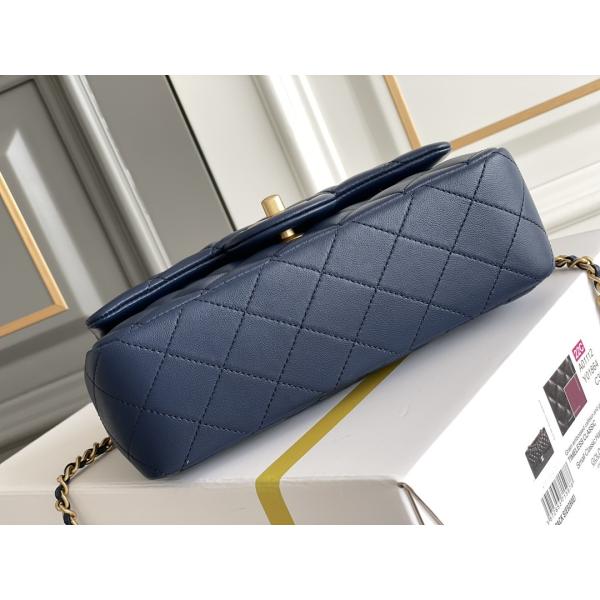 Small Chanel Branded Ladies Handbag Caviar Grained Calfskin & Gold Tone Metal