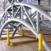 TUV Prefabricated Tubular Steel Truss 1-4m Length Customized For Pedestrian Bridge