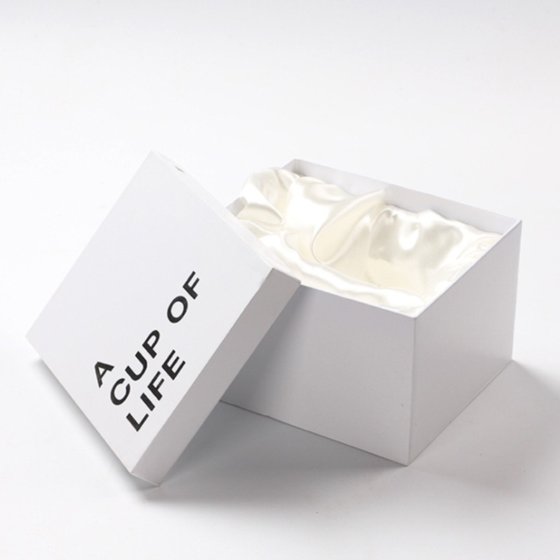 500pcs MOQ Elegant Black Paper Mug Box with Satin Inner Customizable