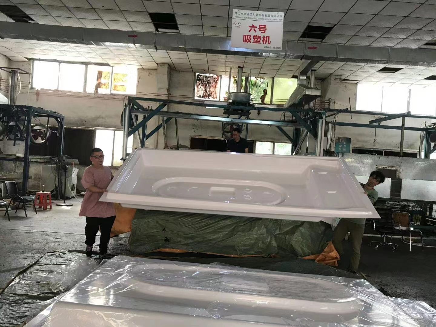 Custom Vacuum Forming Plastic Parts for Vehicle Roof Cover and Car Inner/Outer Accessories/Components by Moulding Service