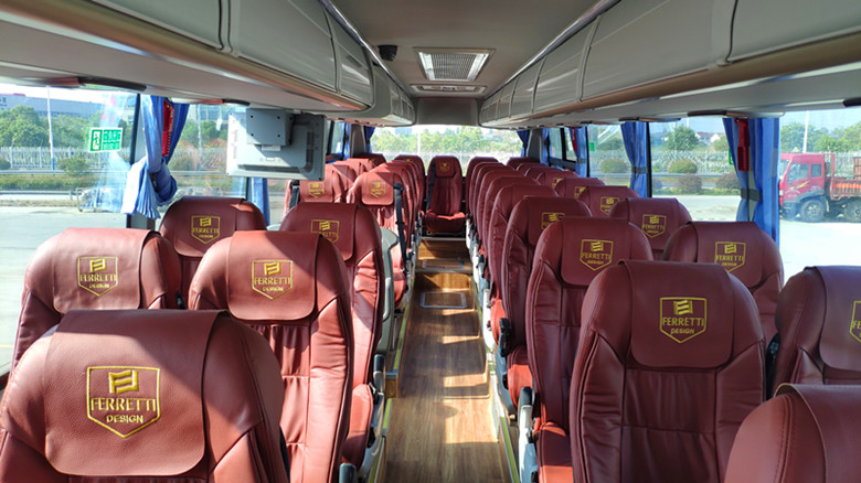LHD/RHD Cummins 375HP Euro5 51+2 Seats Luxury Coach Bus YBL6128SD for Namibia