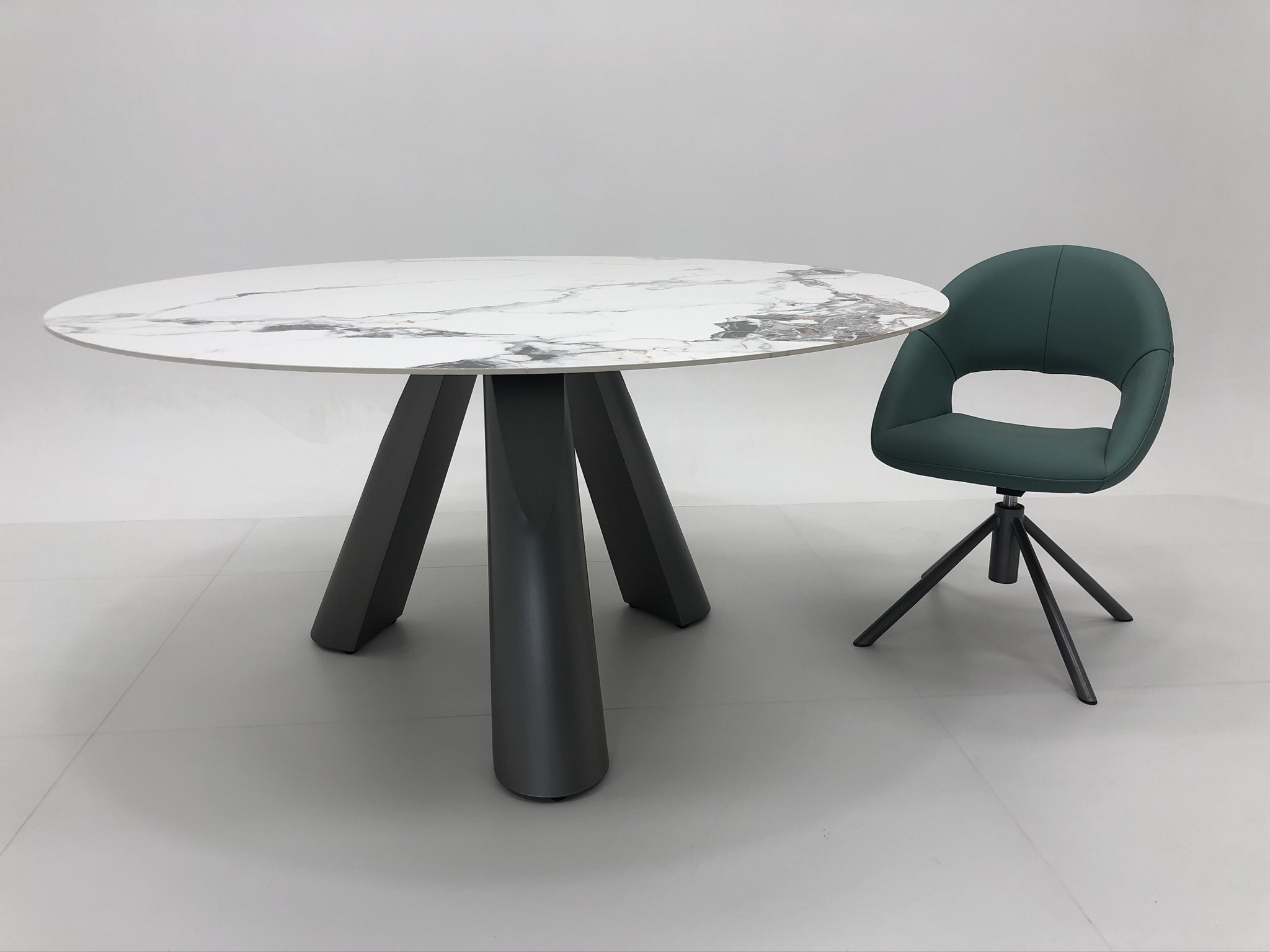 Modern Luxury Metal Round Dining Table Italian Ceramic Marble Dining Table With Chairs