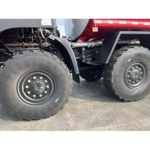 Dongfeng 30t Heavy Duty Sprinkler Truck 8X4 Industrial Water Tanker Agricultural Water Tanker
