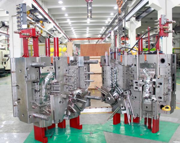 plastic injection molding Tools 3 Cavities Automotive Engine Mold