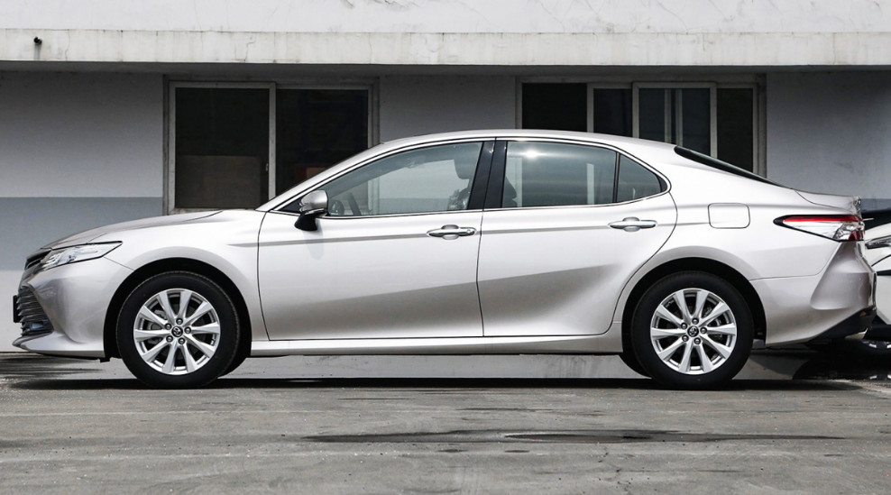 New/Used Cars Supplier Toyota Camry 2019 2.0G Upgrade Medium Car 5 Seats Gasoline China Professional Vehicle Exporter