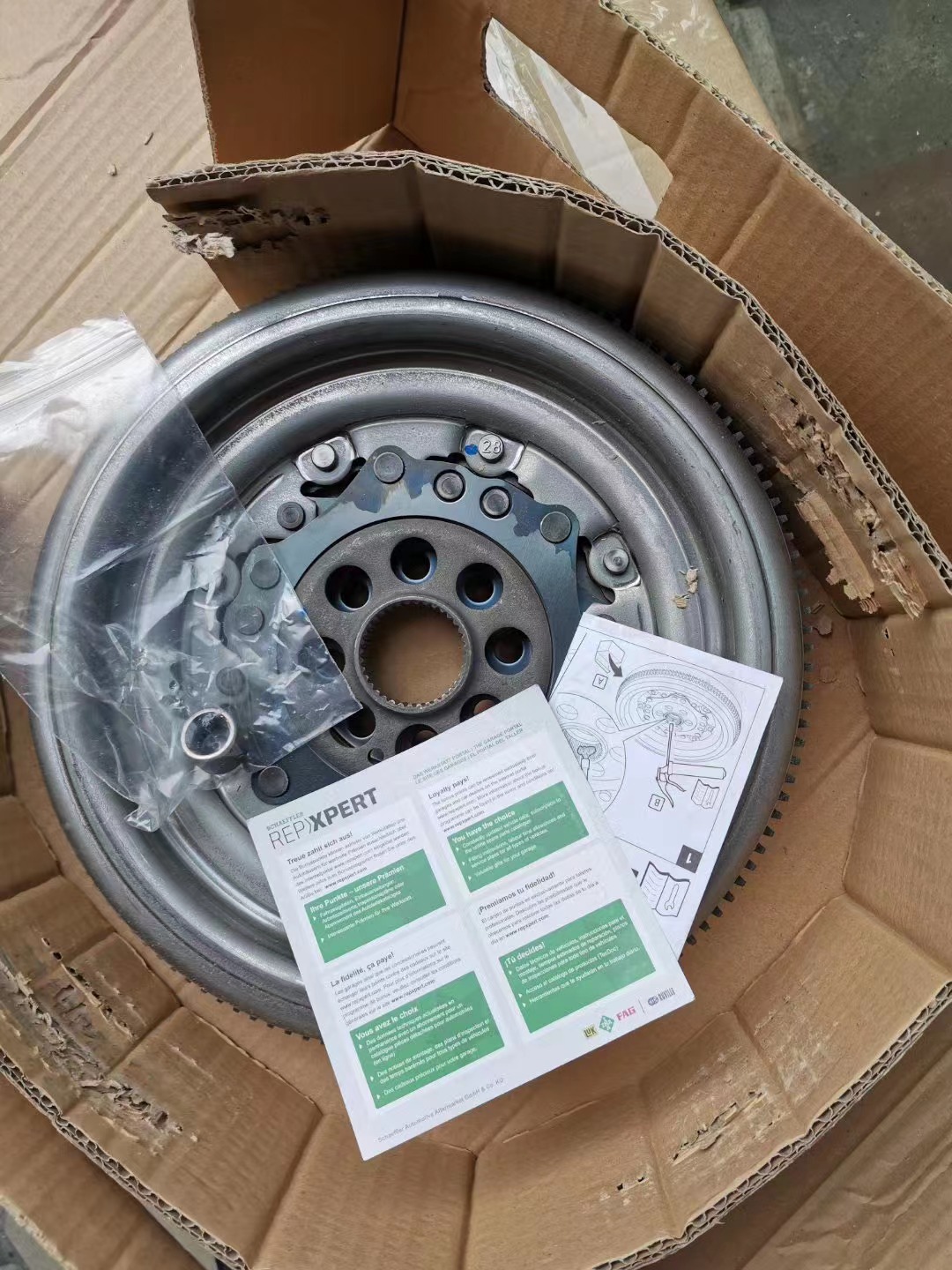 Clutch kit for Audi SEAT SKODA VW DQ250 06J105266D Dual Mass Flywheel Part Number 36001826