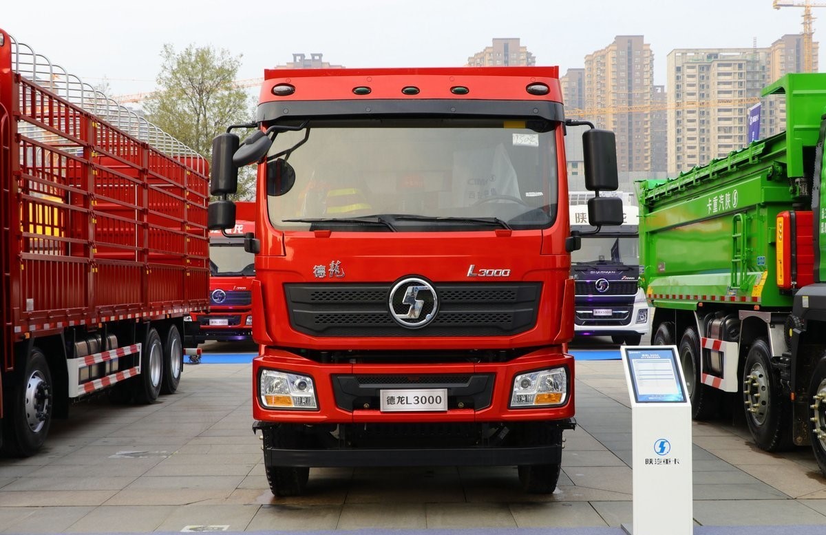 High Capacity Performance Shacman L3000 Dump Truck With Left Driving WEICHAI Engine