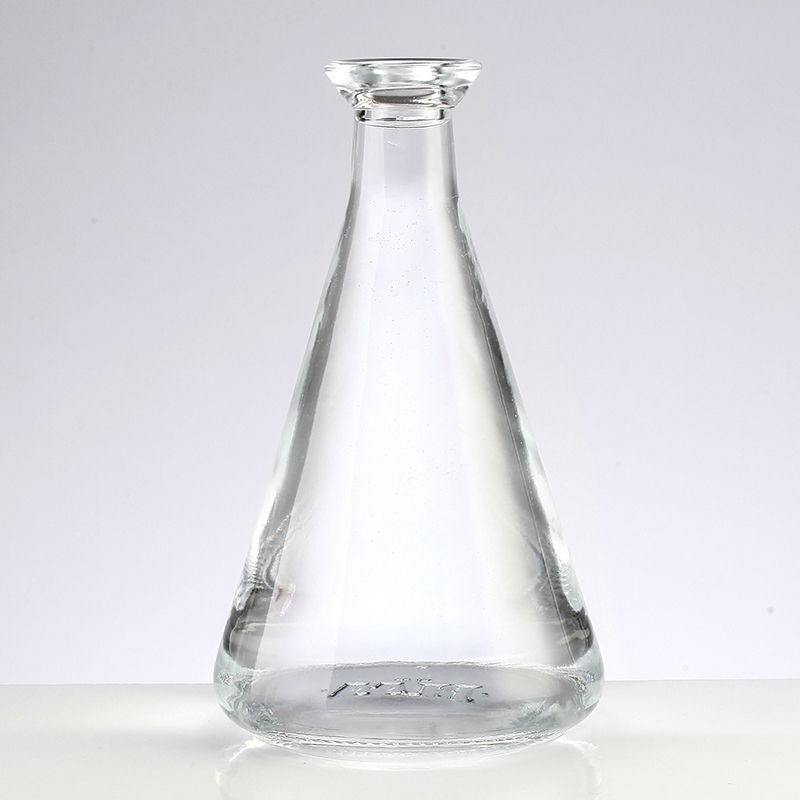 Tom Ford Vodka Bottle Fast Customization with Triangle Glass Jars and Cork Sealing