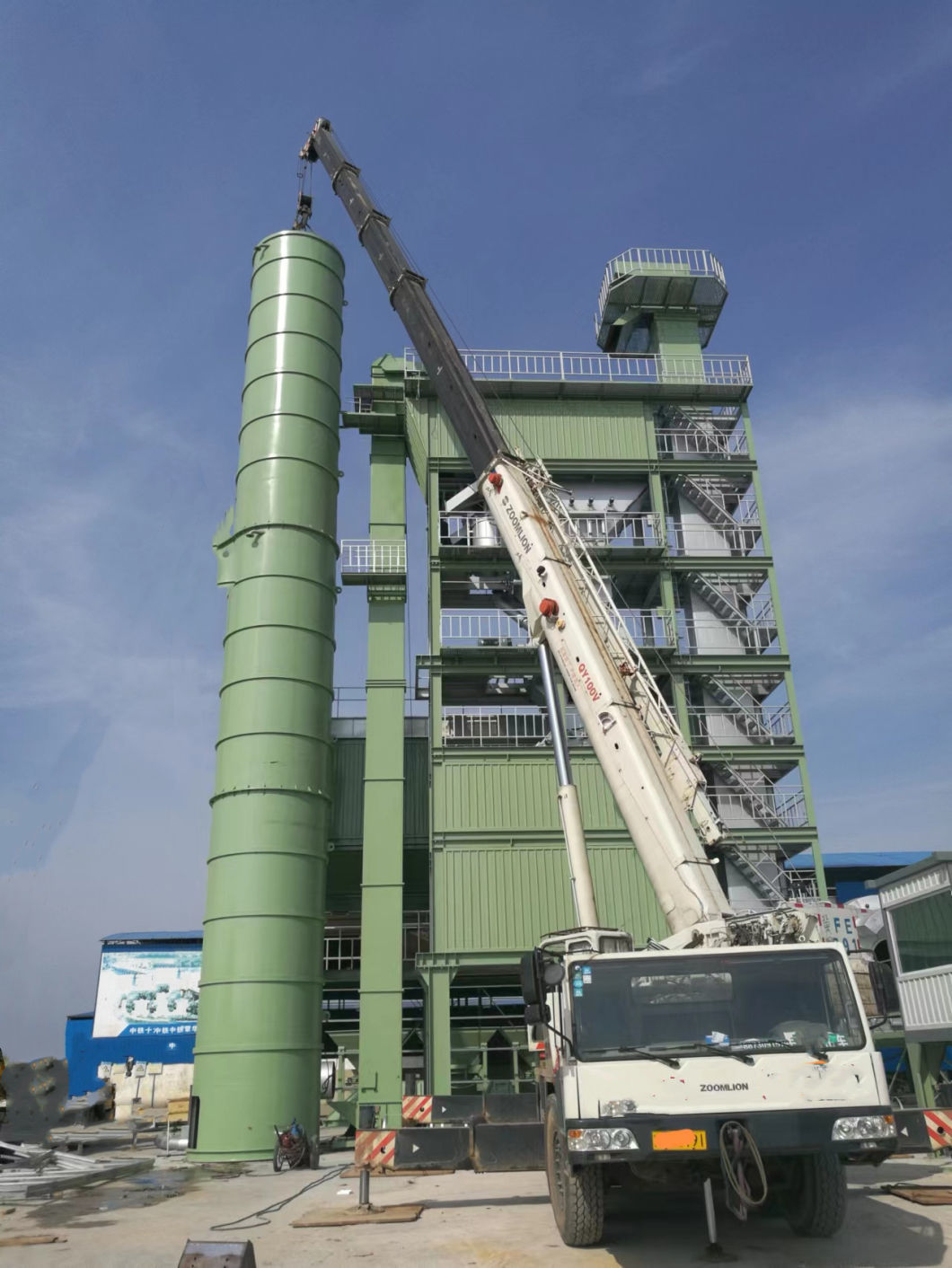 80ton of Zoomlion Mobile Crane Construction Engineering Construction Machinery
