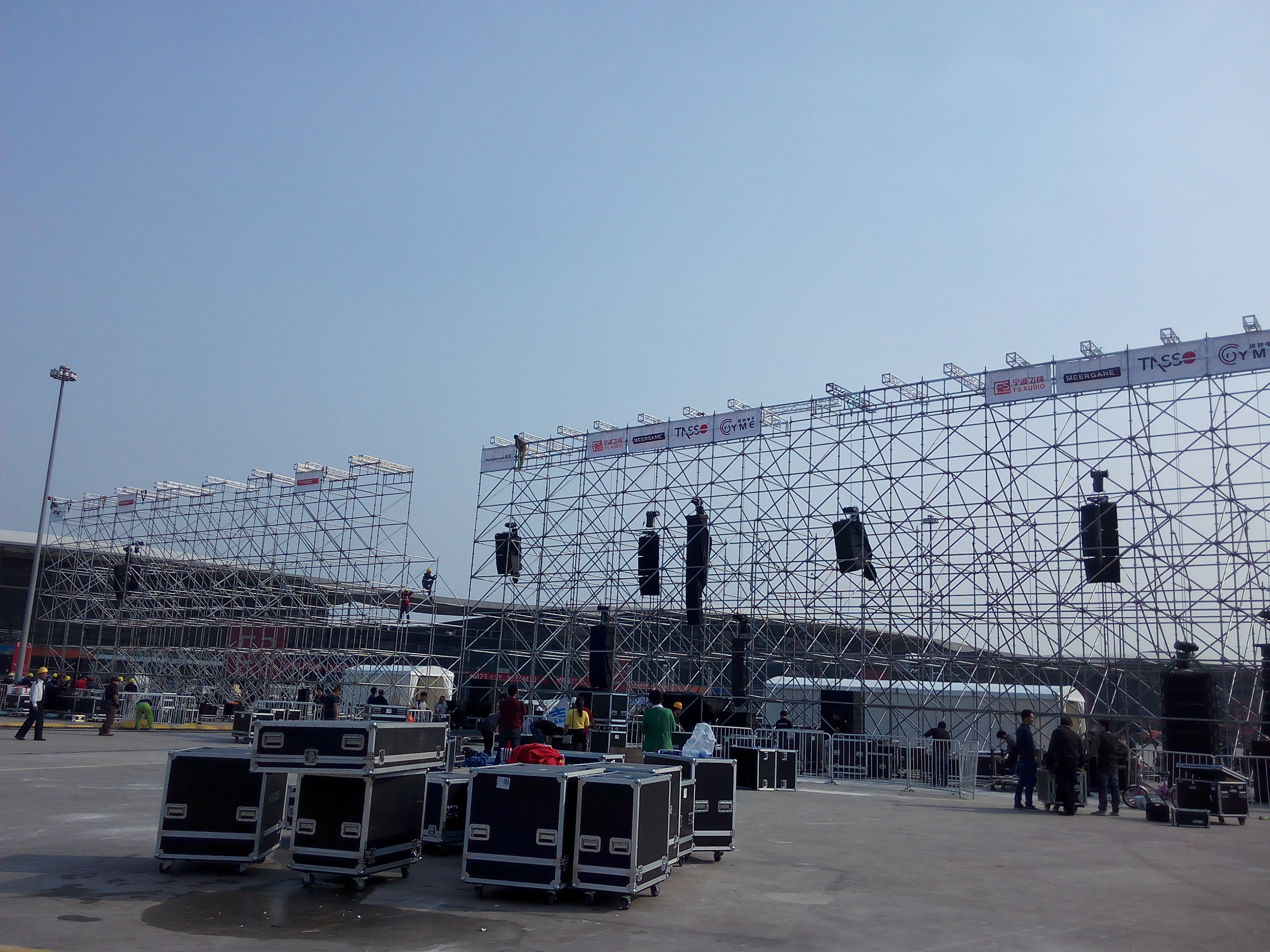 Pillar Steel Lightweight Truss System Line Array Stands For Prolight Show