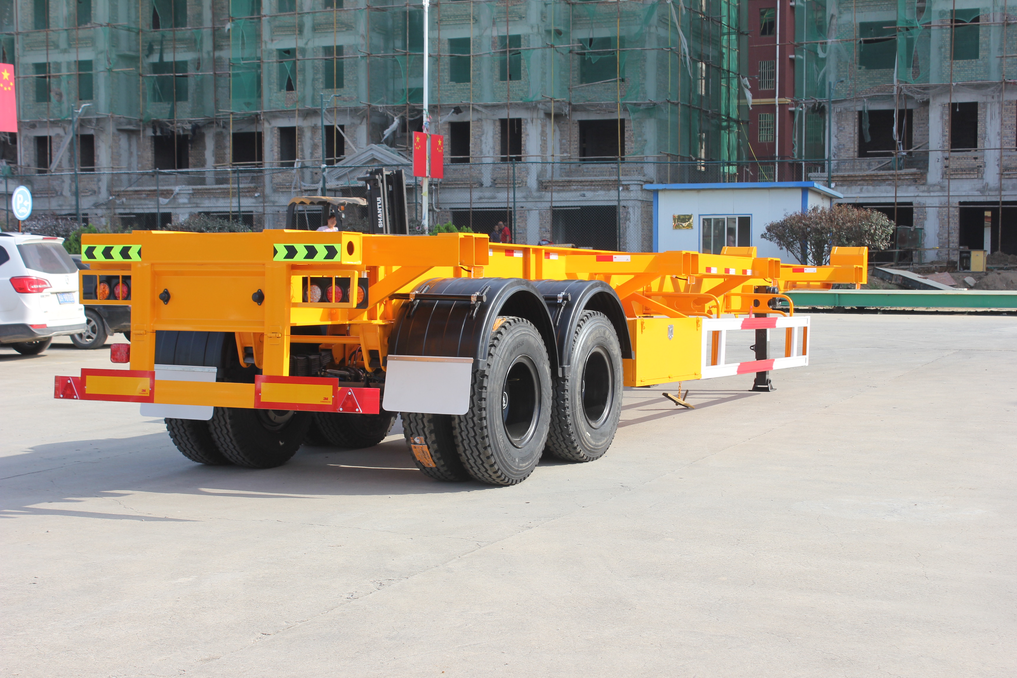 40 tons Max Payload 13 Inch Wheel Interlink Skeleton Semi Trailer with Tri-Axle Design