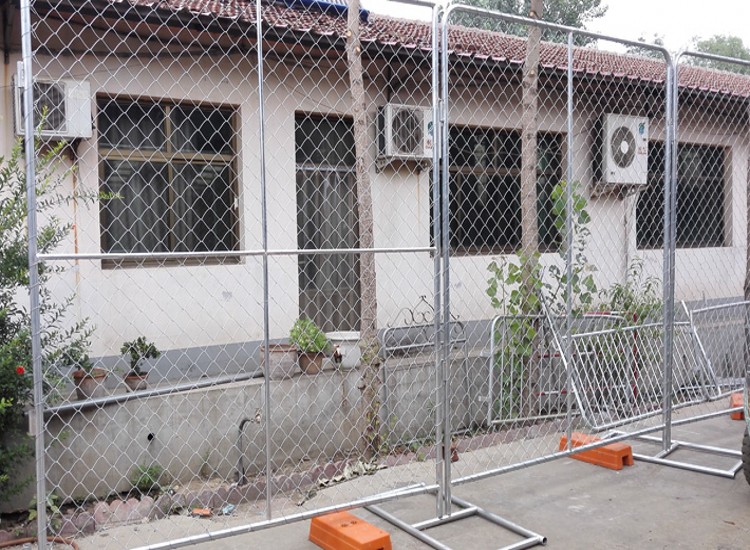 6'x9.5' Mesh Opening 60mm x 60mm x 2.5mm chain mesh Tube 1.625inch/41.20mm temporary chain link fence