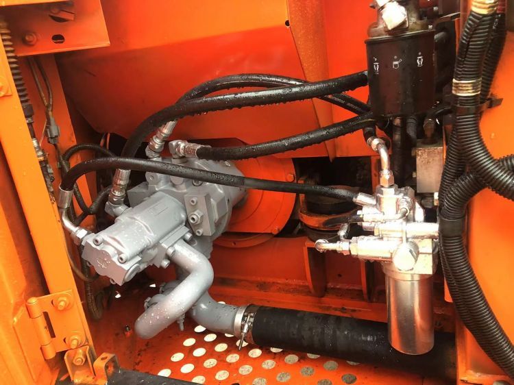 Original Doosan DX60 6 Ton Mini Excavator in Korea Good Condition 1800 Working Hours