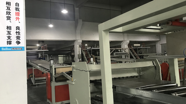 Laminated Flooring Wood Embossed Luxury Vinyl Tiles with Wear Resistant 0.55mm