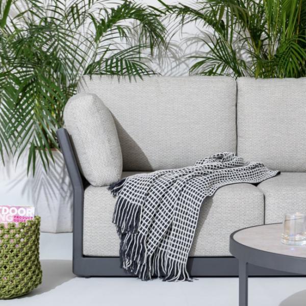 Commercial Villa Outdoor Sofa Set with Aluminum Frame and Coffee Table Dia80 x H33cm