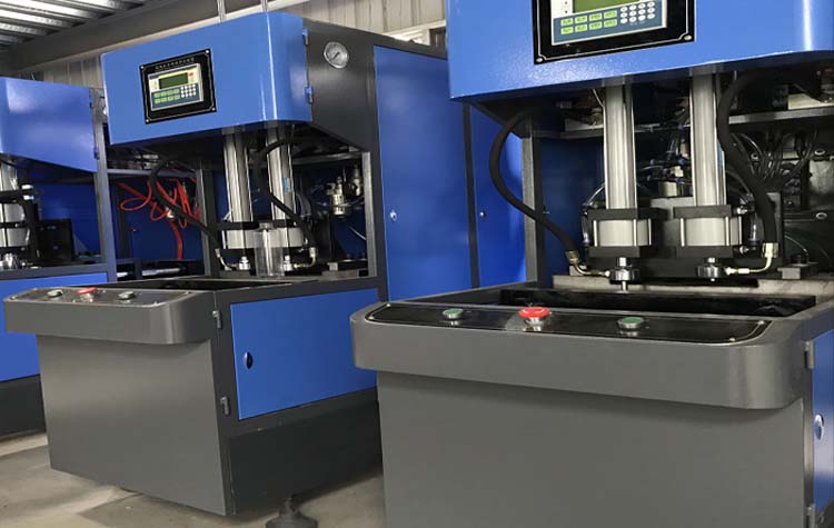 200mm Neck Diameter Double Heads PET Blowing Machine Easy to Operate and User-friendly