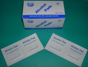 China Cleansing and Antiseptic wipe Pre-injection Alcohol Swab IPA pad in custom size on sale