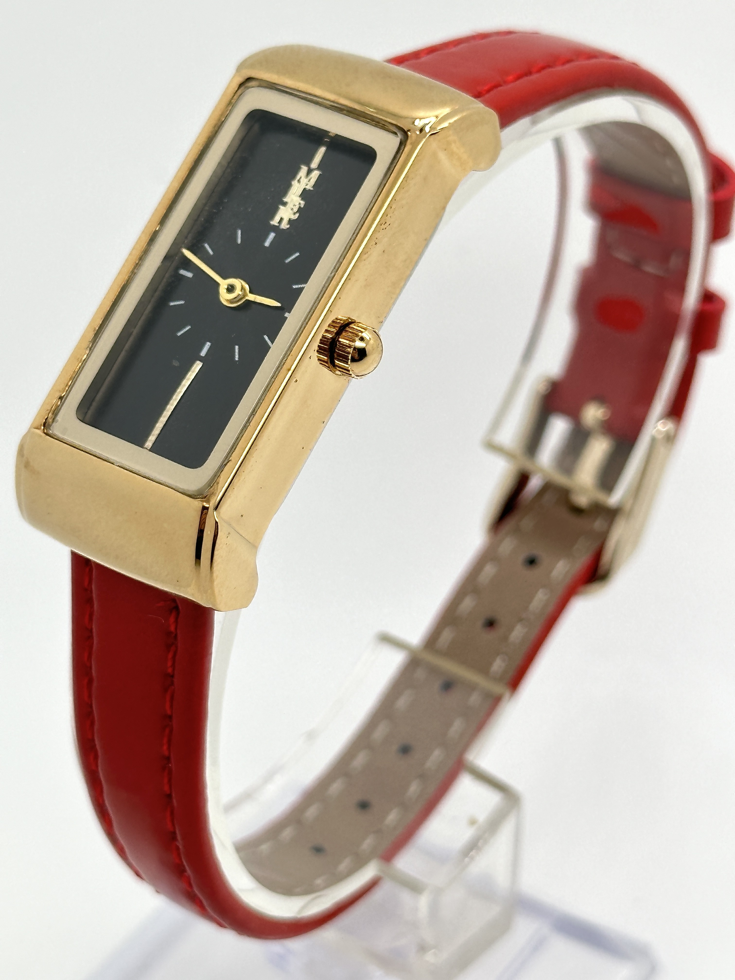 Modern Leather Strap Watch Waterproof With Laser Engraved Logo For 18-45 Year Olds