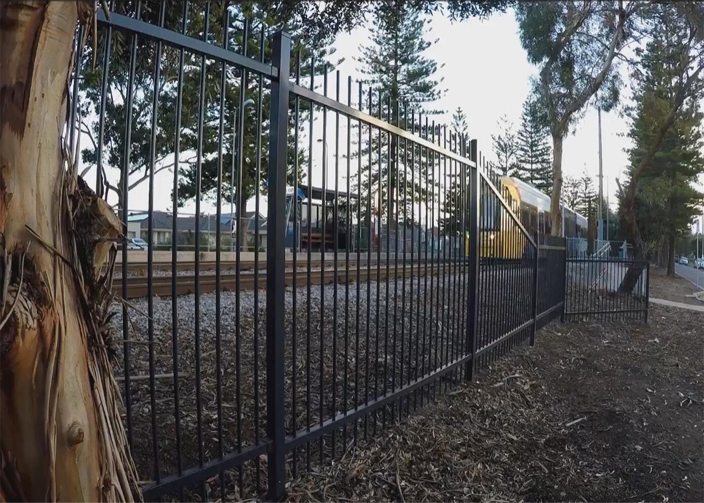 Crimped Spear Perth Steel Garrison Fence / Australia Security Commerical Garrison Fence Panel / Black Garrison Fence