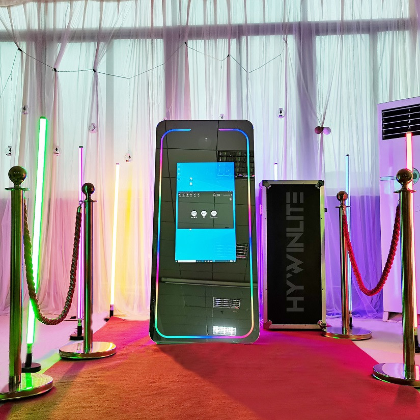 65 Inch Selfie Station Magic Mirror Photobooth Portable For Fotomation