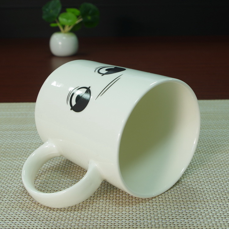 White porcelain wake up heat sensitive color changing mugs drinking