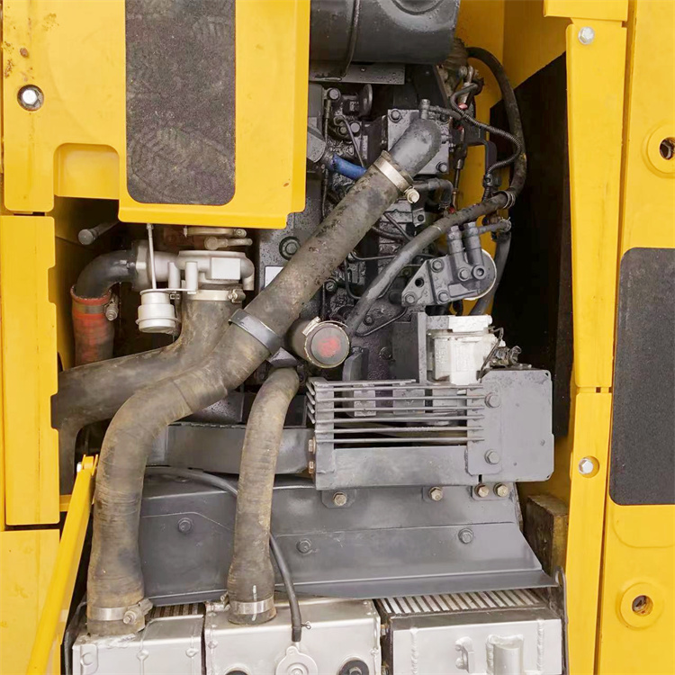 1686 Working Hours Used Komatsu 130 13 Ton Excavator in Good Condition in Shanghai