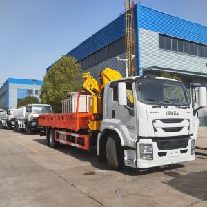 ISUZU Giga 204hp truck with SQ8ZK3Q 8ton Mobile Folding Crane