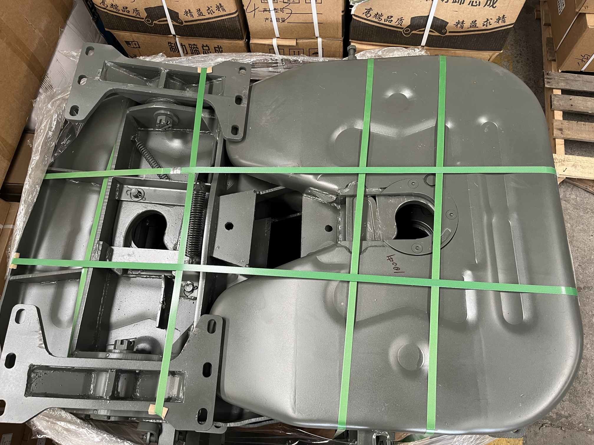 AZ9114930022 Draught Base Sinotruk HOWO Truck Spare Parts